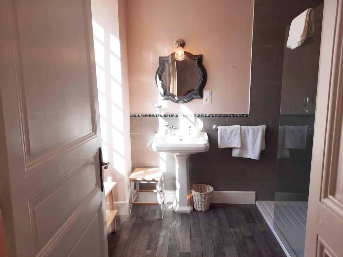 Logis De Tirac Bed & Breakfast Lorignac ภายนอก รูปภาพ