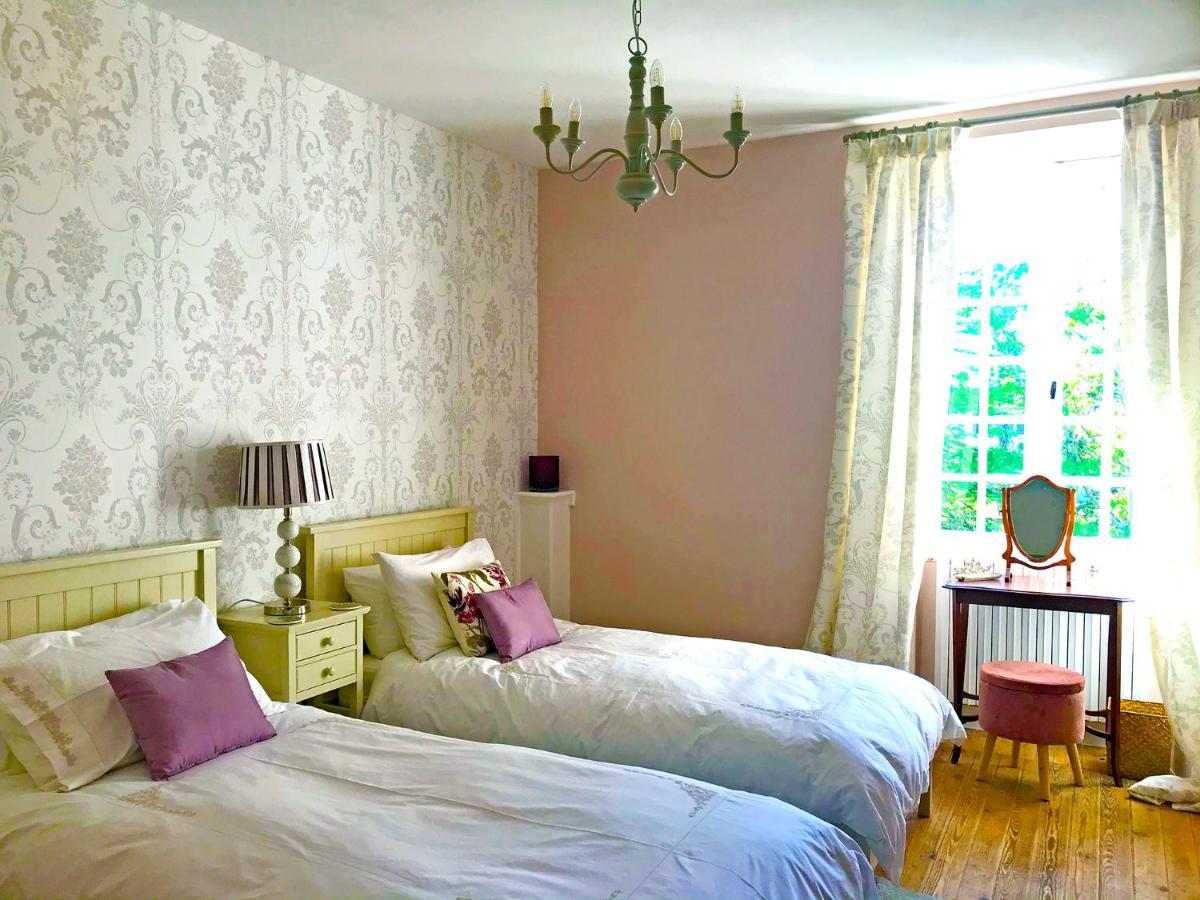 Logis De Tirac Bed & Breakfast Lorignac ภายนอก รูปภาพ