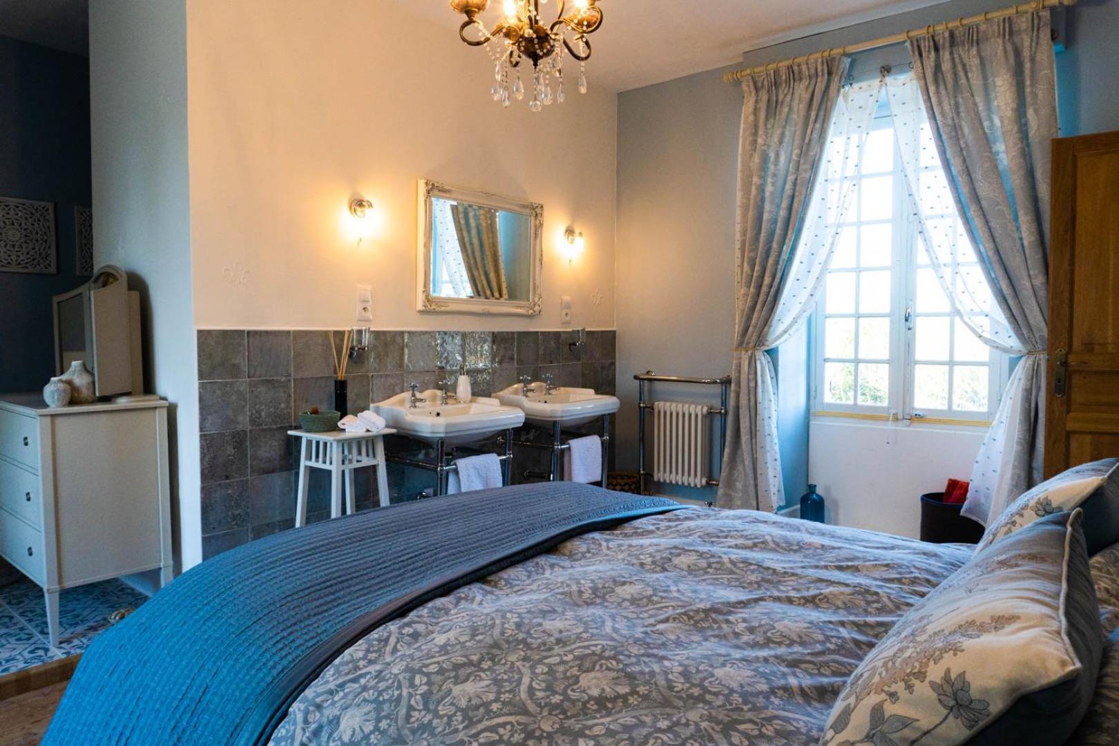 Logis De Tirac Bed & Breakfast Lorignac ภายนอก รูปภาพ